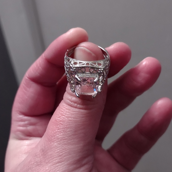 WOMEN'S RING SIZE 10 - Picture 3 of 8